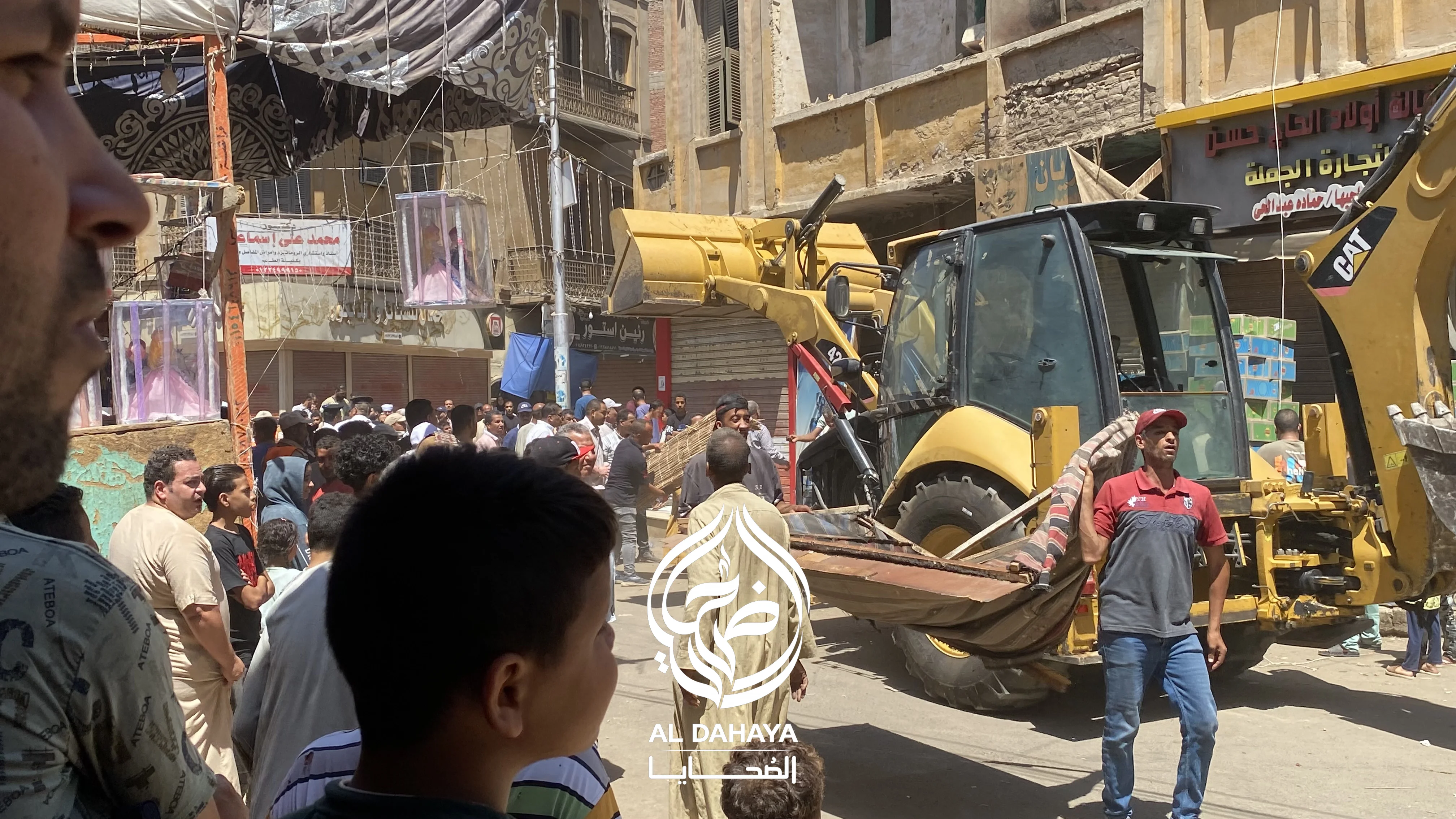 صورة 2 - حملة إزالة مكبرة في قلب مدينة المراغة.. معدات ثقيلة لمواجهة التعديات ورفع الإشغالات