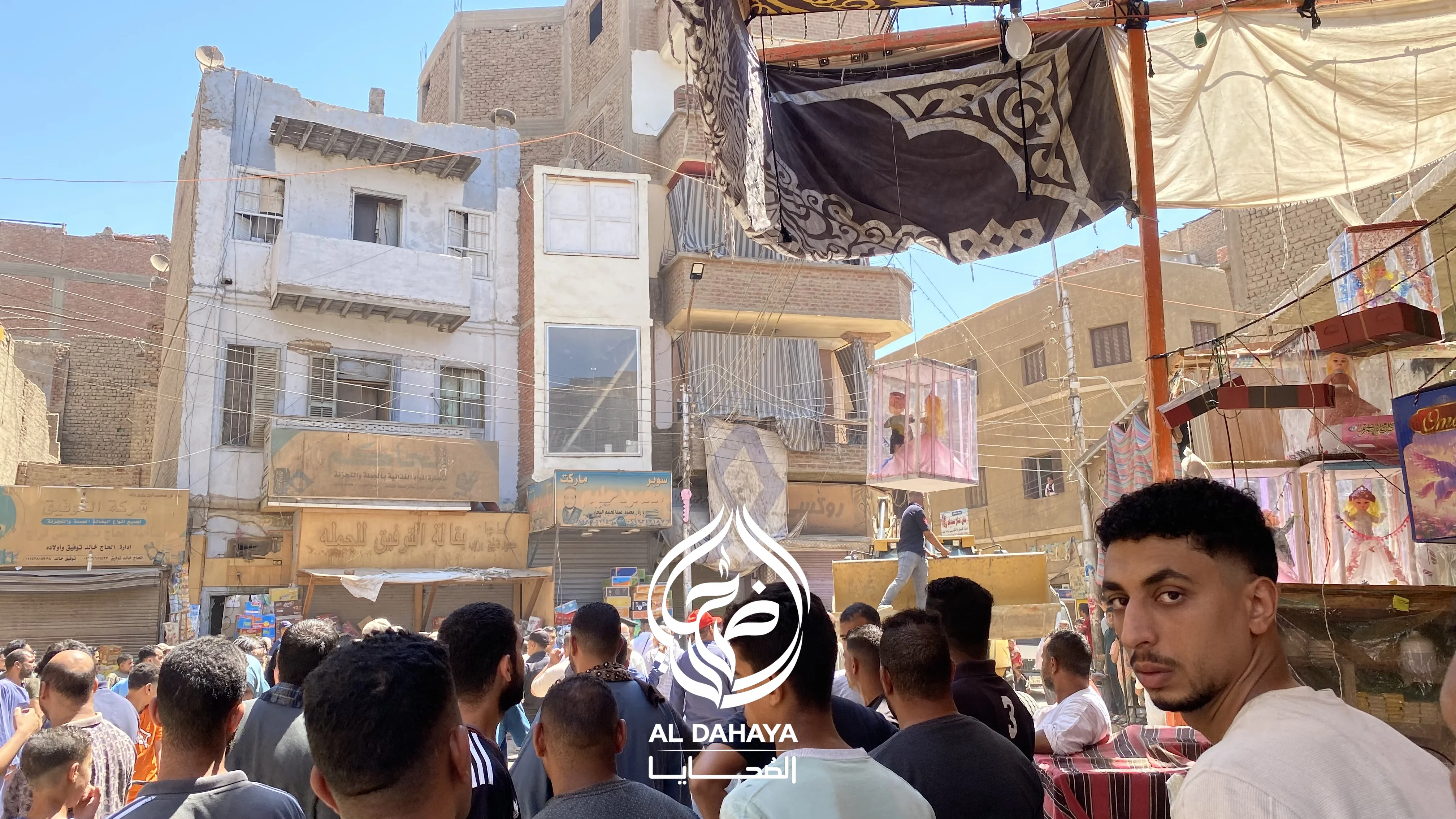صورة 5 - حملة إزالة مكبرة في قلب مدينة المراغة.. معدات ثقيلة لمواجهة التعديات ورفع الإشغالات