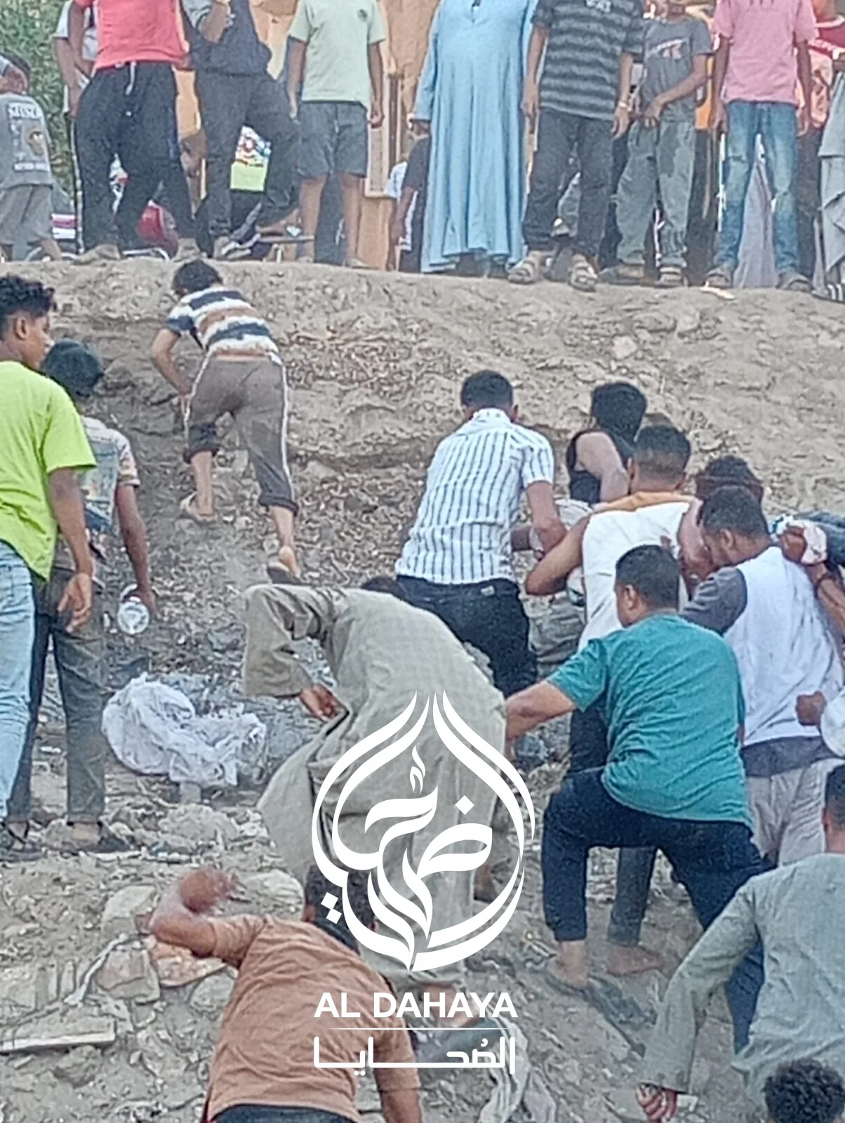صورة 6 -     بقيادة الرائد محمد أسامة.. الإنقاذ النهري ينجح في انتشال جثمان غريق المنشأة