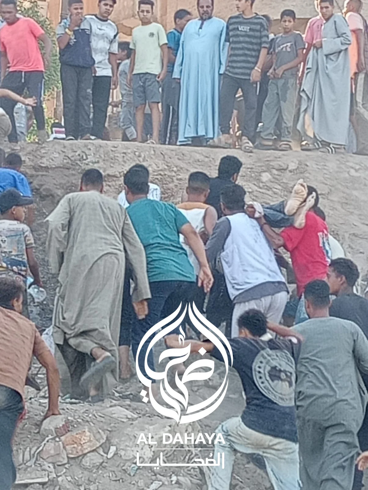 صورة 7 -     بقيادة الرائد محمد أسامة.. الإنقاذ النهري ينجح في انتشال جثمان غريق المنشأة