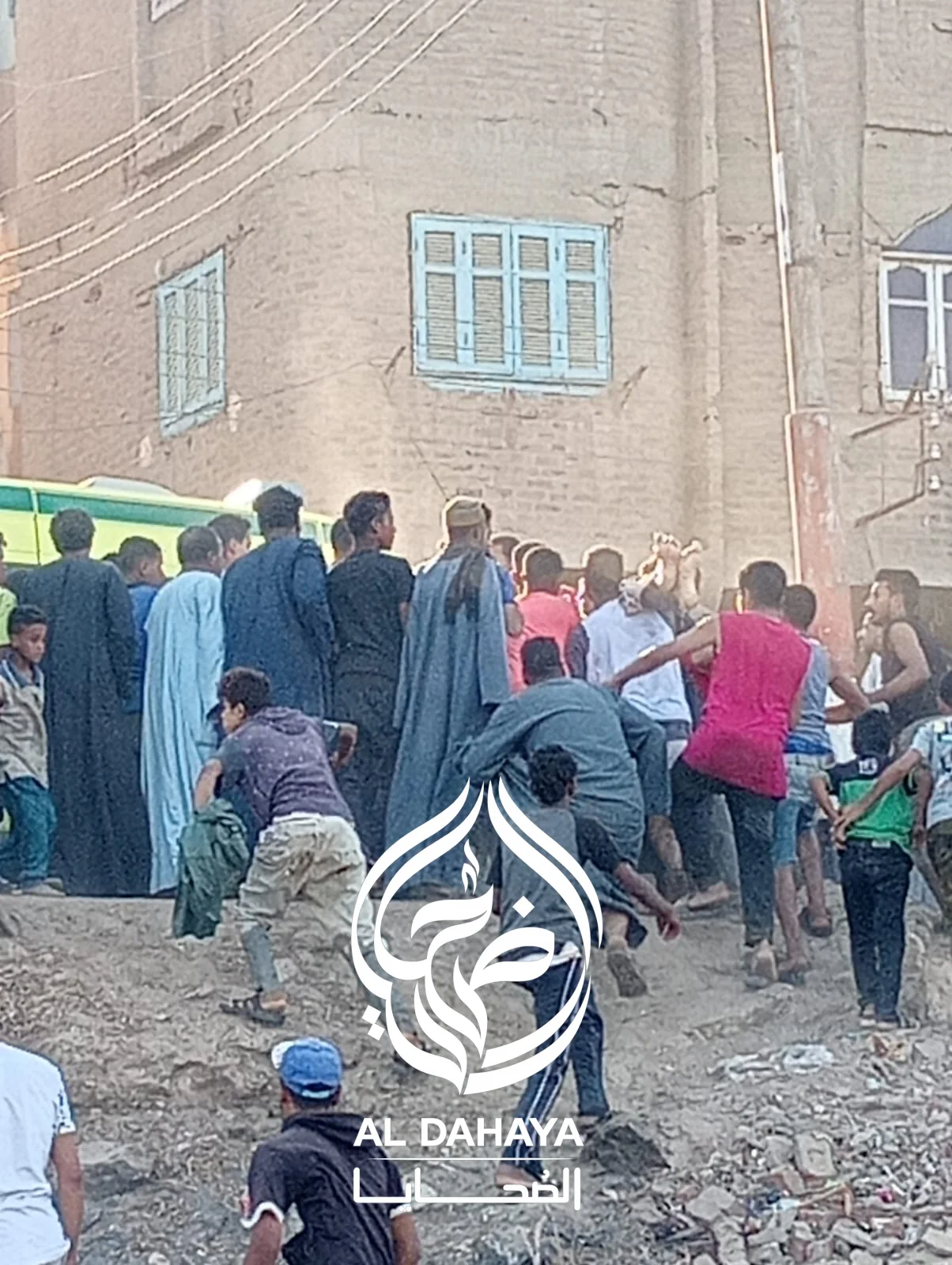 صورة 8 -     بقيادة الرائد محمد أسامة.. الإنقاذ النهري ينجح في انتشال جثمان غريق المنشأة