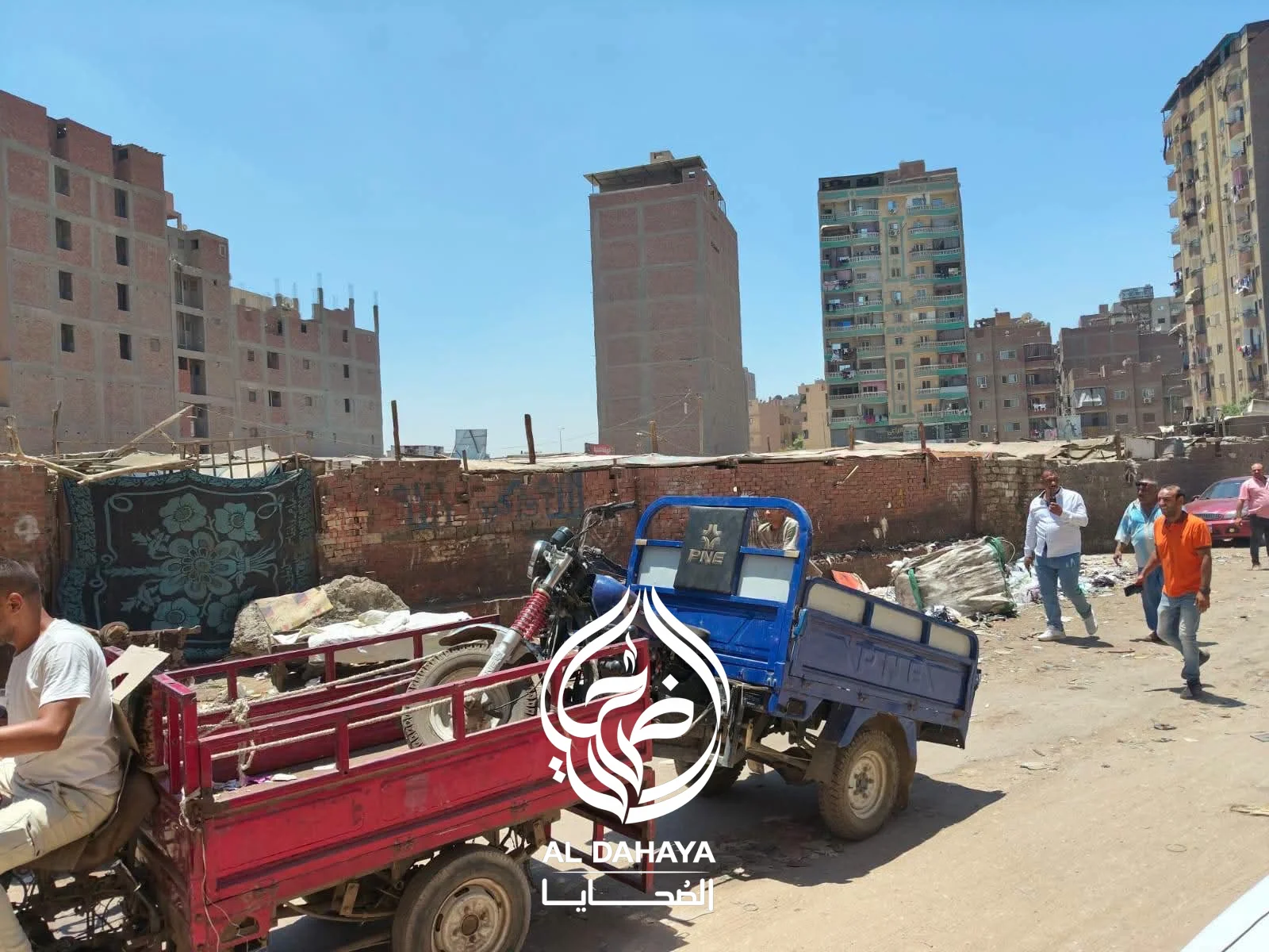 صورة 5 - حملات مكبرة بحي العمرانية لإغلاق مخازن الفرز والخردة المخالفة.. والتحفظ على 8 مركبات 