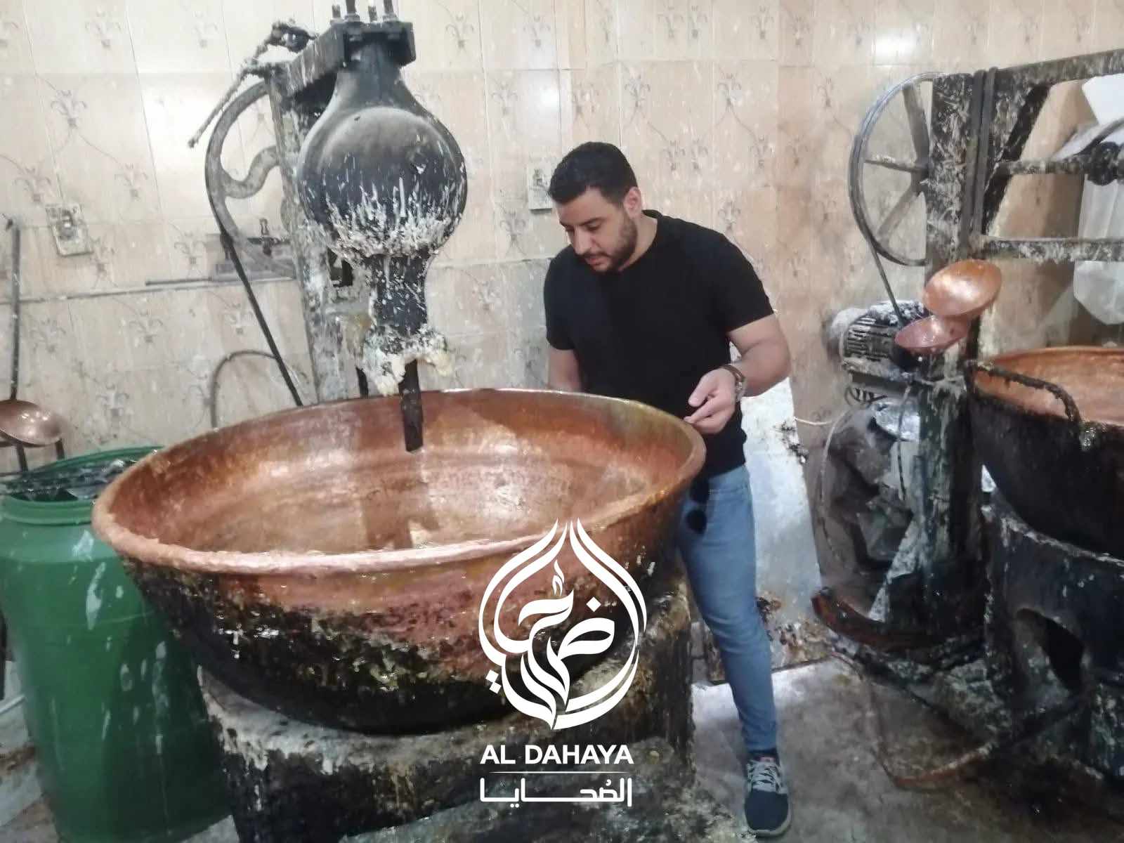 صورة 3 - بالصور :: ضبط 2 طن أغذية فاسدة و23 ألف لتر مشروبات غير صالحة بسوهاج