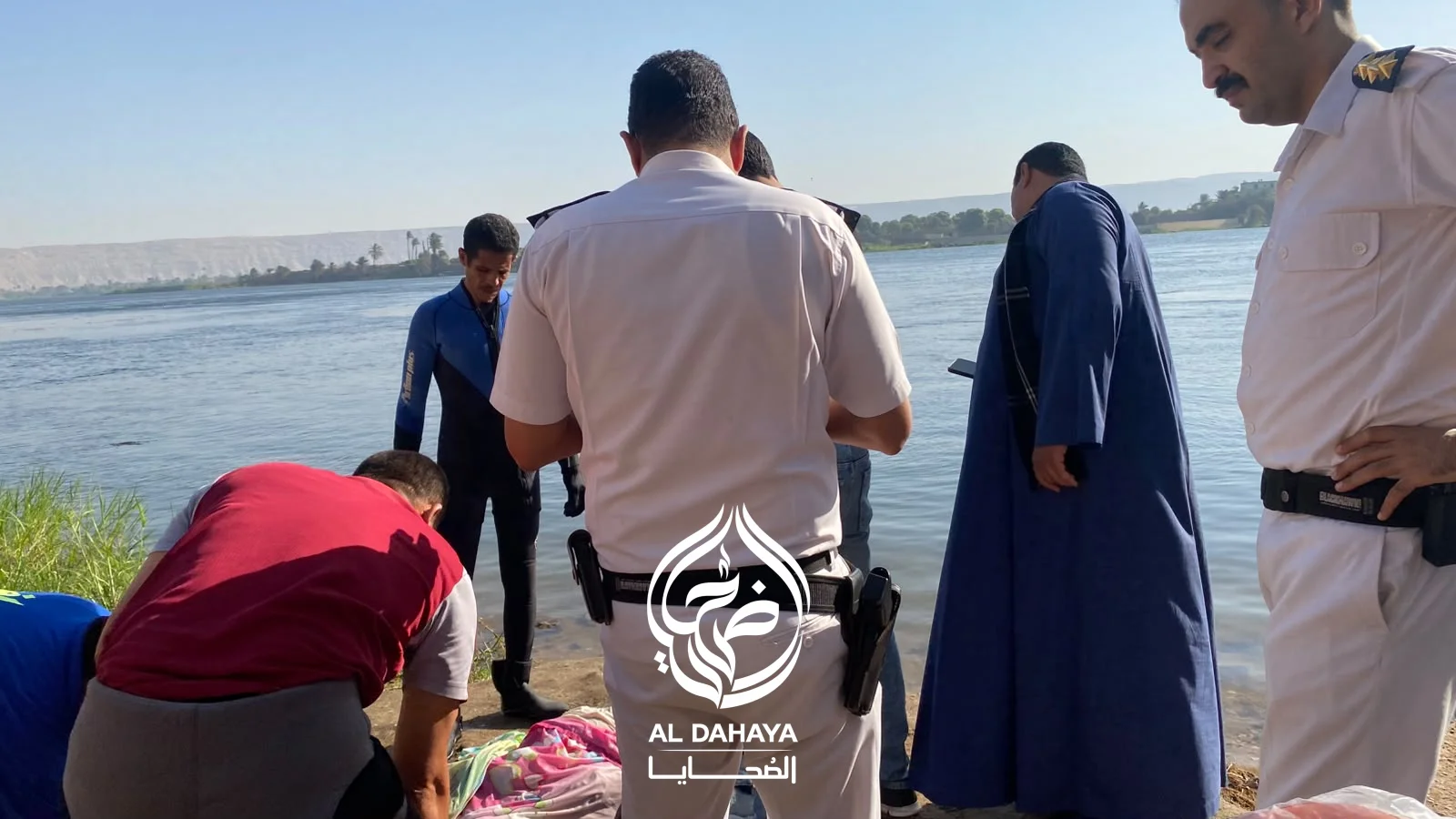 صورة 1 - بالصور و الفيديو :: انتشال جثمان مجهول الهوية من مياه النيل أمام السلخانة بمركز المراغة.. 