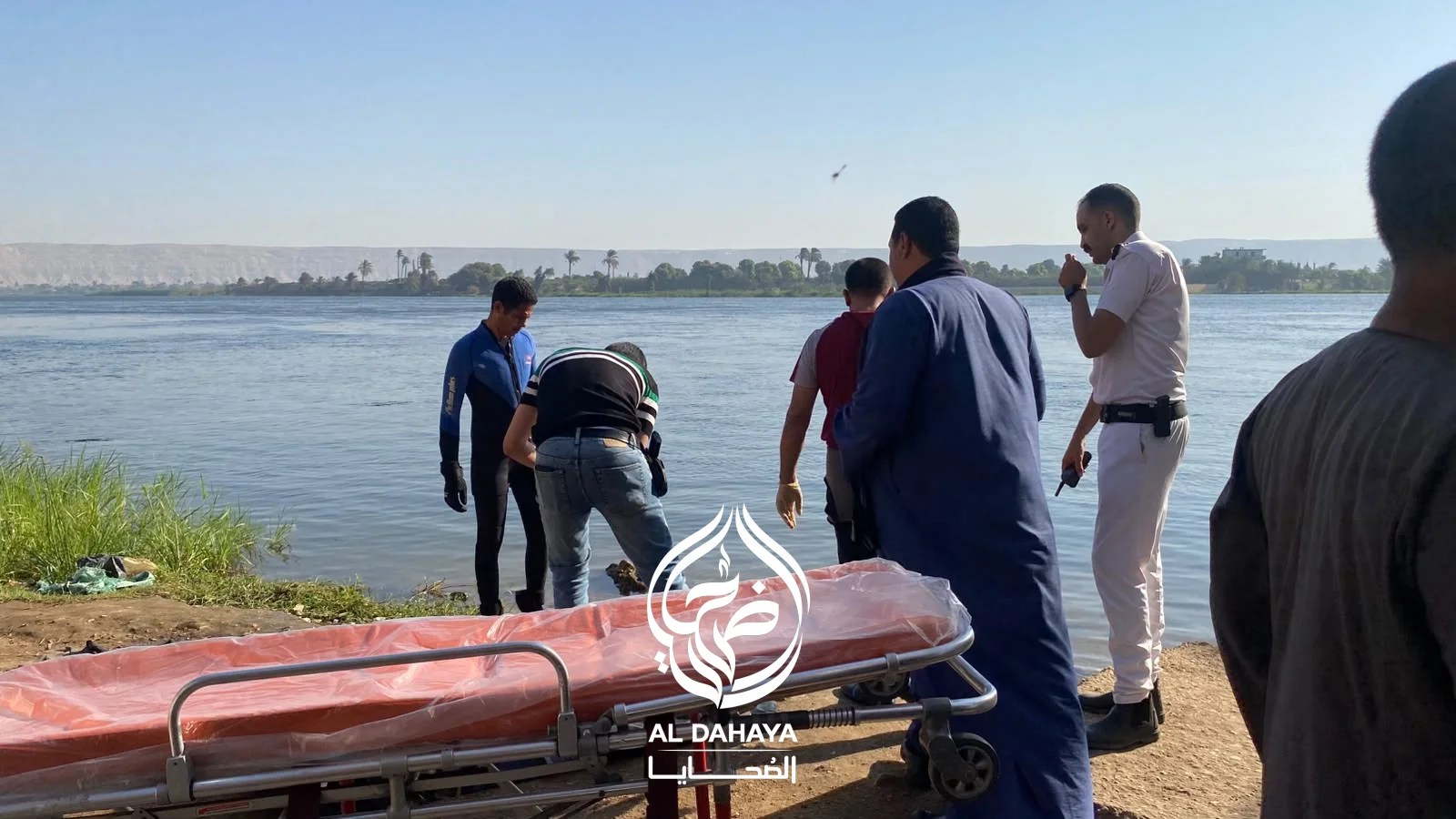 صورة 4 - بالصور و الفيديو :: انتشال جثمان مجهول الهوية من مياه النيل أمام السلخانة بمركز المراغة.. 