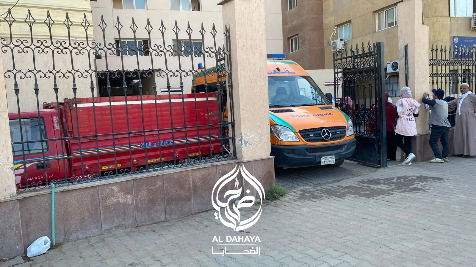 صورة 19 - بالصور و الفيديو :: انتشال جثمان مجهول الهوية من مياه النيل أمام السلخانة بمركز المراغة.. 