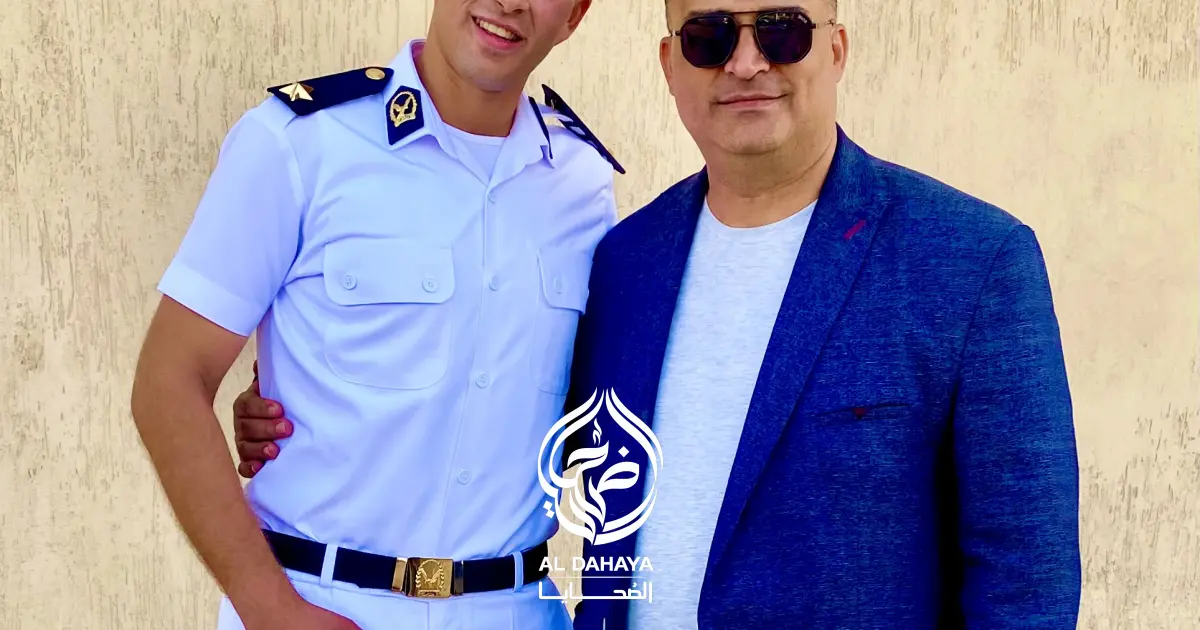 3. الإعلامي وليد أبو عقيل وأسرة موقع الضحايا يهنئون الأستاذ ياسر مصطفى أبو عقيل بتخرج نجله الملازم مصطفى من كلية الشرطة